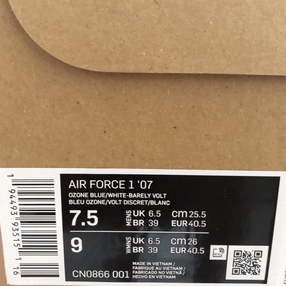 💙💚NIKE AIR FORCE 1 ‘07 SNEAKERS💚💙 - Picture 8 of 8